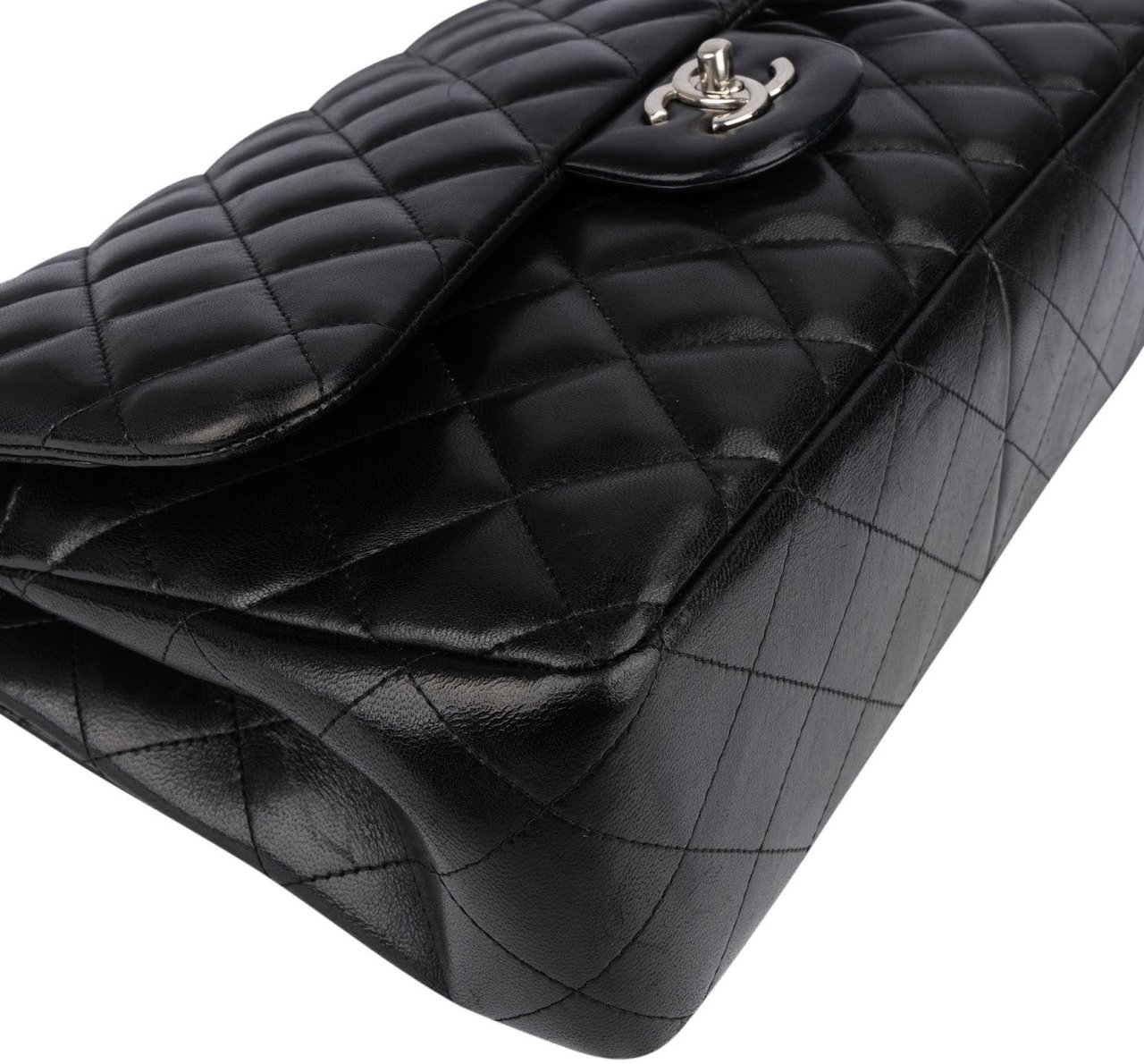 Chanel Chanel Quilted Lambskin Jumbo Double Flap Crossbody Bag Zwart