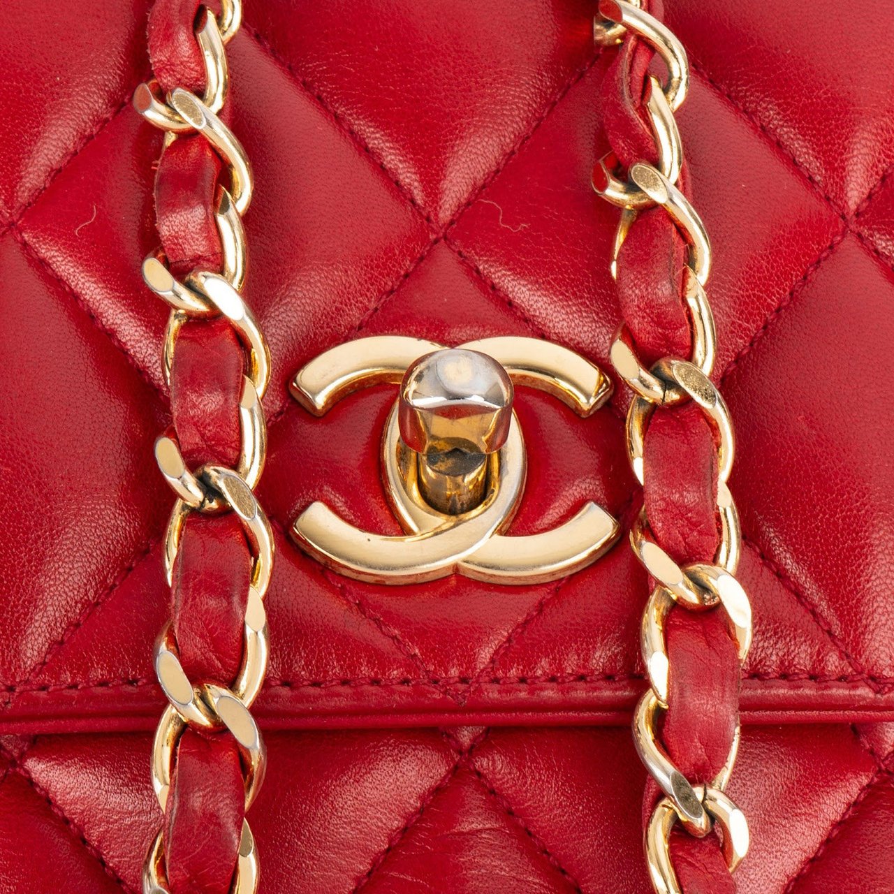 Chanel Chanel Quilted Lambskin CC Mini Single Flap Crossbody Bag Rood