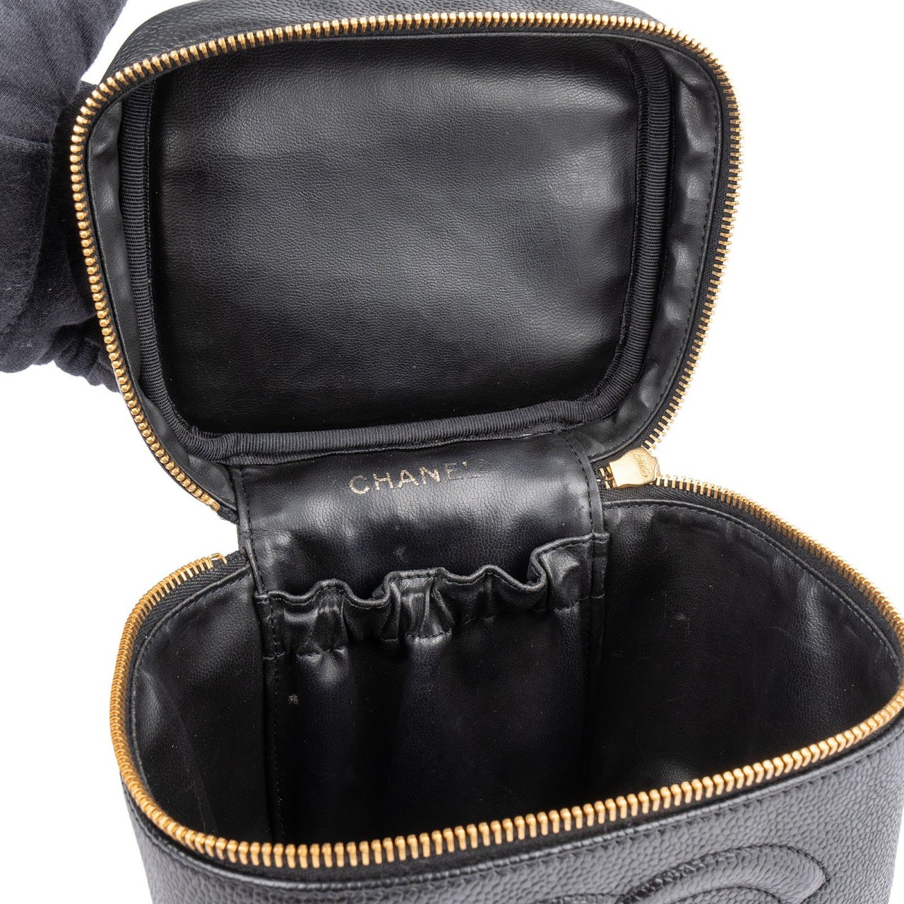 Chanel Chanel Caviar Leather CC Vanity Case Handbag Zwart