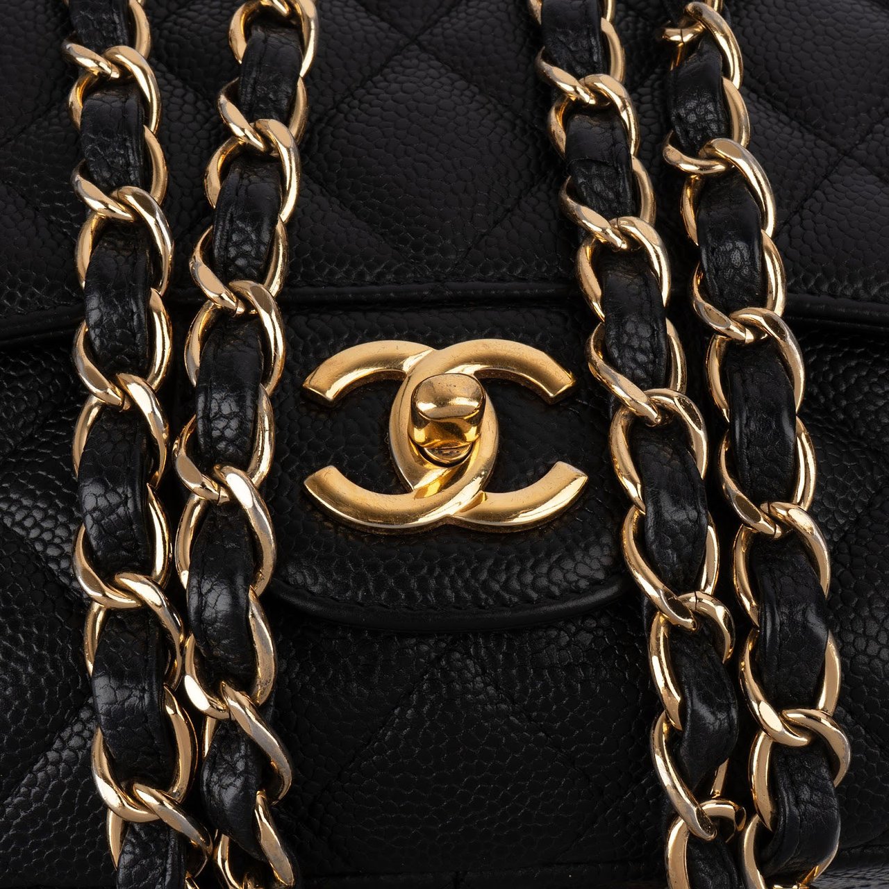 Chanel Chanel Quilted Caviar Leather Jumbo Single Flap Crossbody Bag Zwart