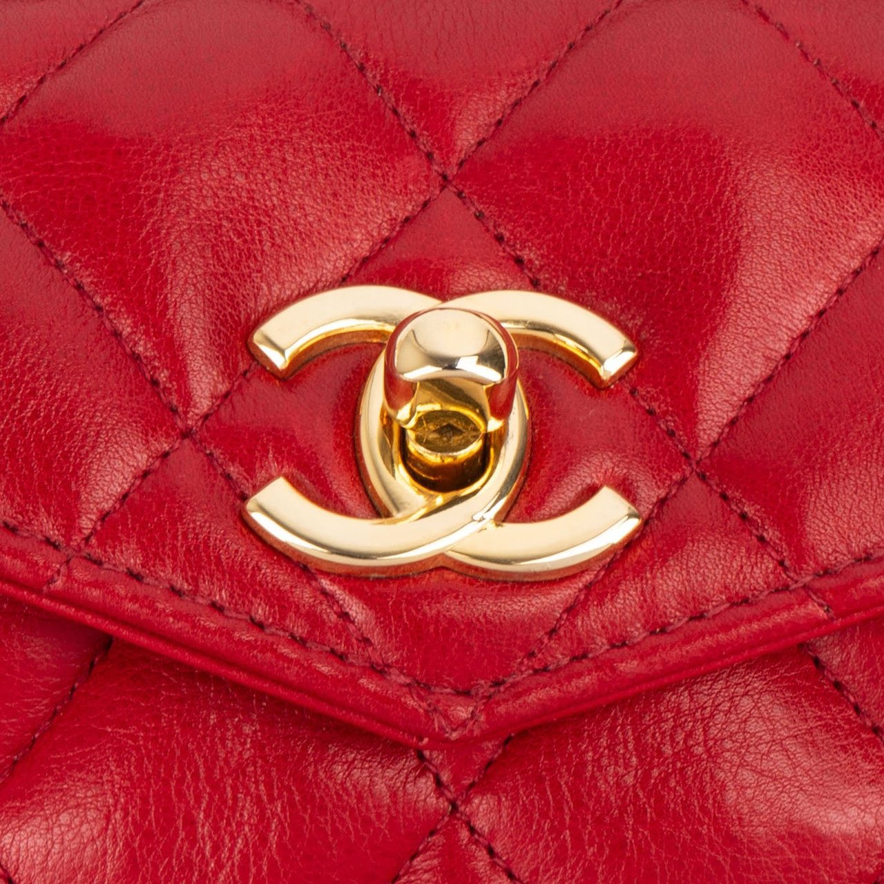 Chanel Chanel Quilted Lambskin CC Belt Crossbody Bag Rood