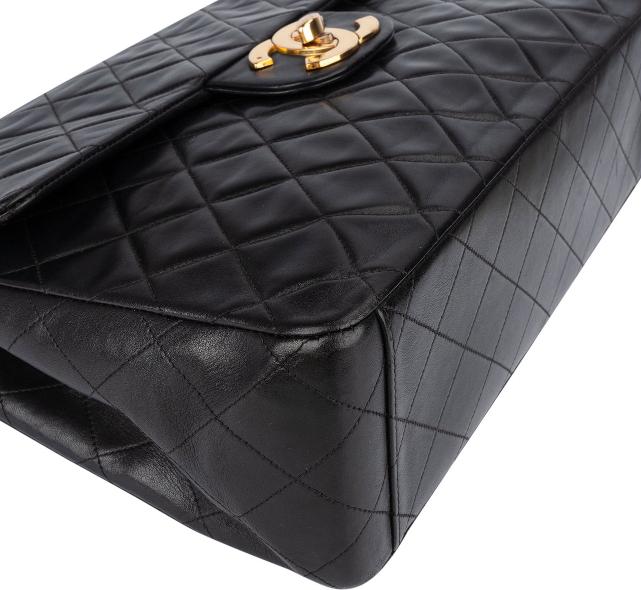 Chanel Chanel Quilted Lambskin Maxi Single Flap Crossbody Bag Zwart