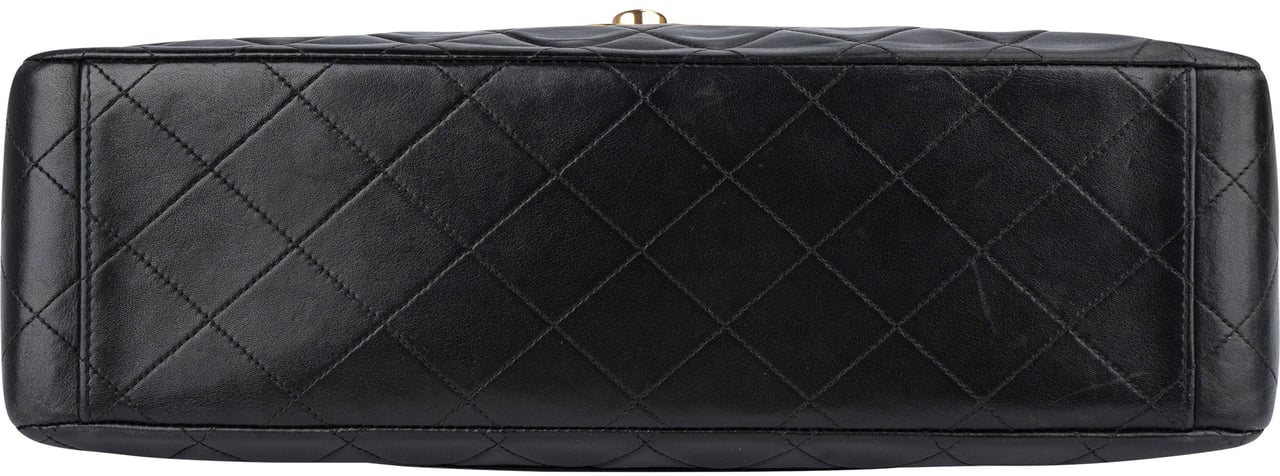 Chanel Chanel Quilted Lambskin Maxi Single Flap Crossbody Bag Zwart