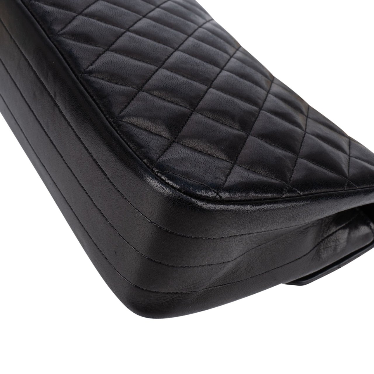 Chanel Chanel Quilted Lambskin 24K Gold Single Flap Crossbody Bag Zwart