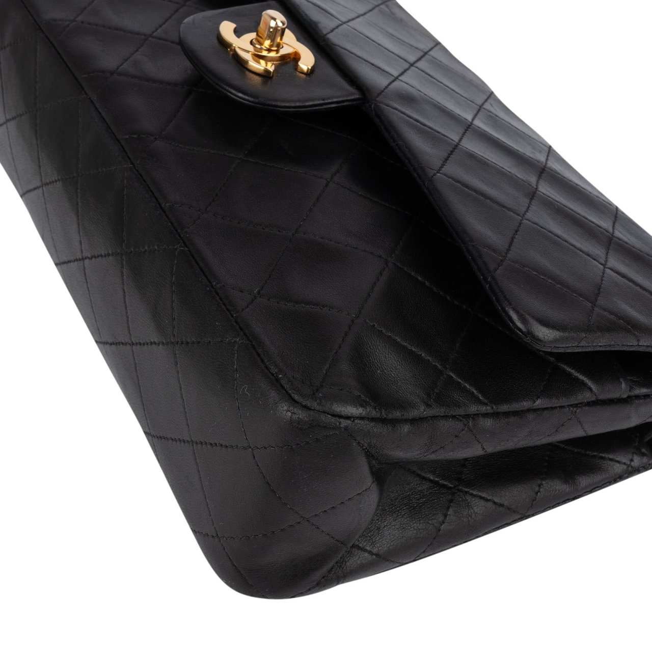 Chanel Chanel Quilted Lambskin 24K Gold Medium Double Flap Crossbody Bag Zwart