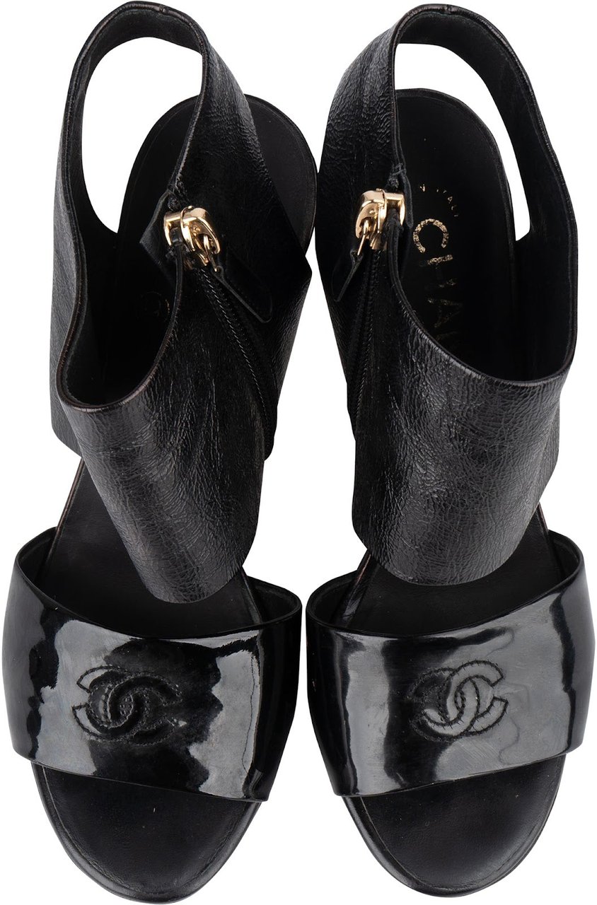Chanel Chanel Black Leather Ankle Cuff Patent Sandals Heels (35) Zwart