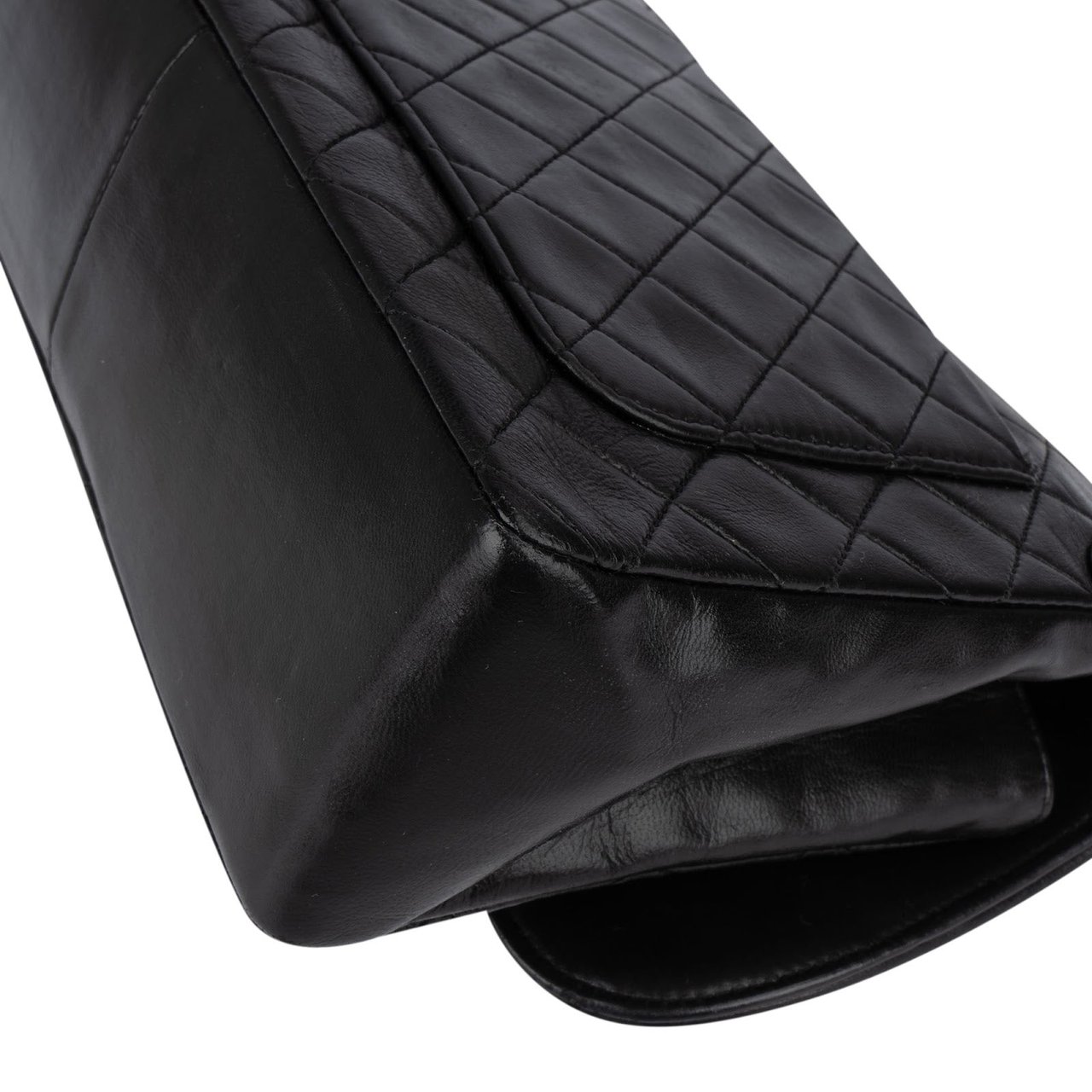 Chanel Chanel Quilted Lambskin Medium 24K Gold Single Flap Crossbody Bag Zwart