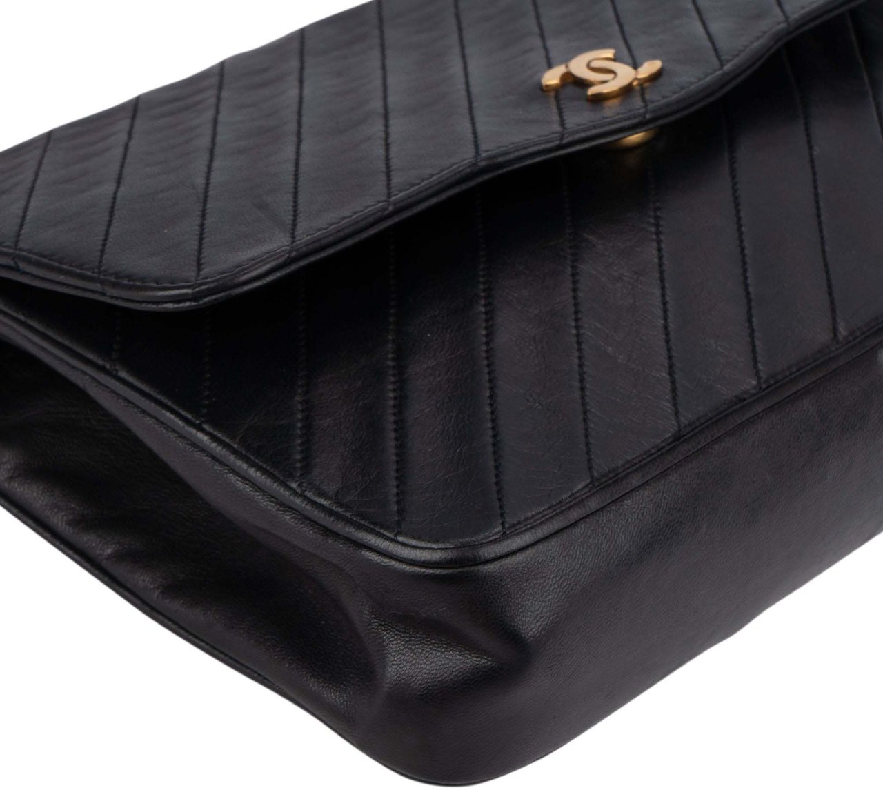 Chanel Chanel Quilted Lambskin 24K Gold Single Flap Shoulder Bag Divers