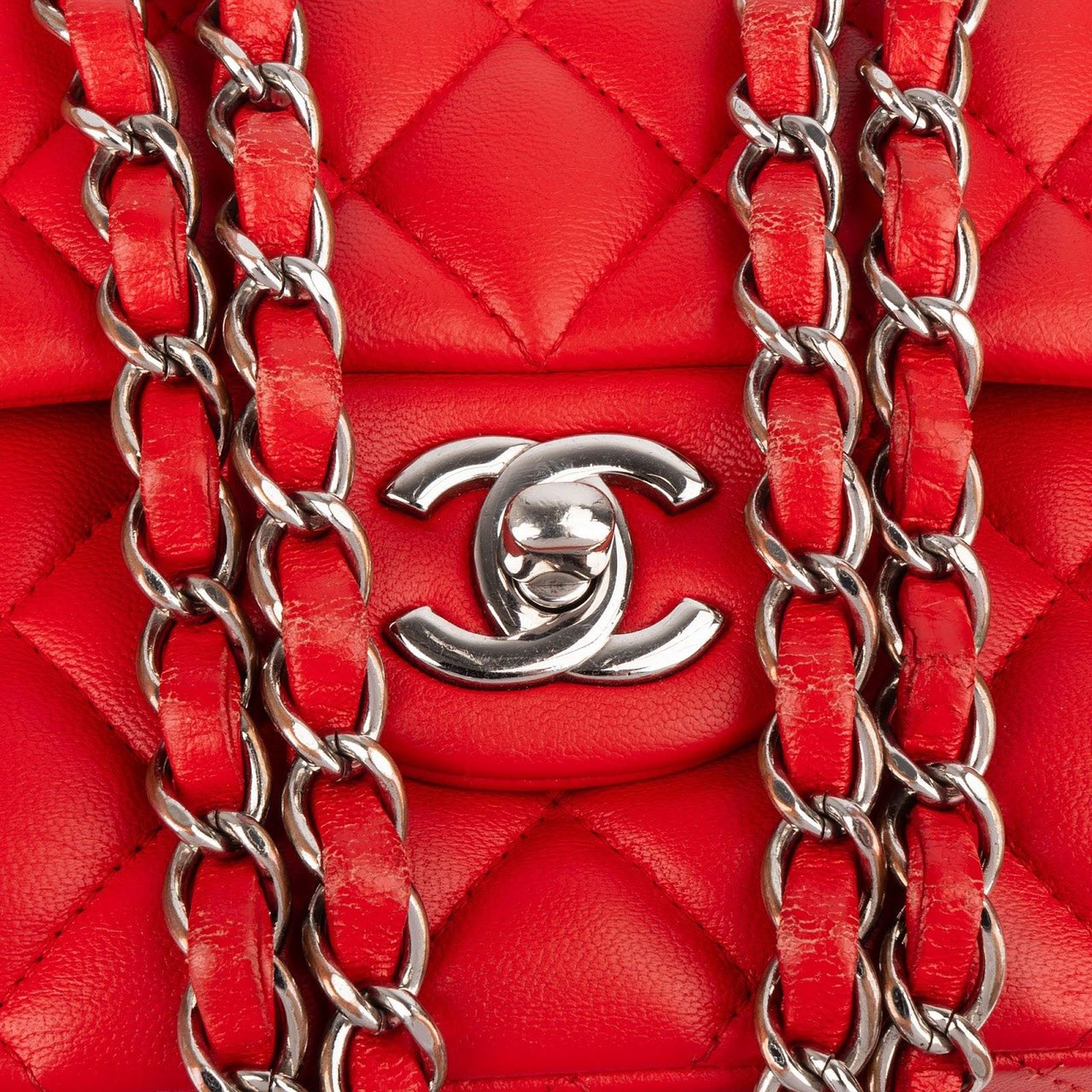 Chanel Rood Logo Chanel Chanel Quilted Lambskin Medium Double Flap Crossbody Bag | SALE ...