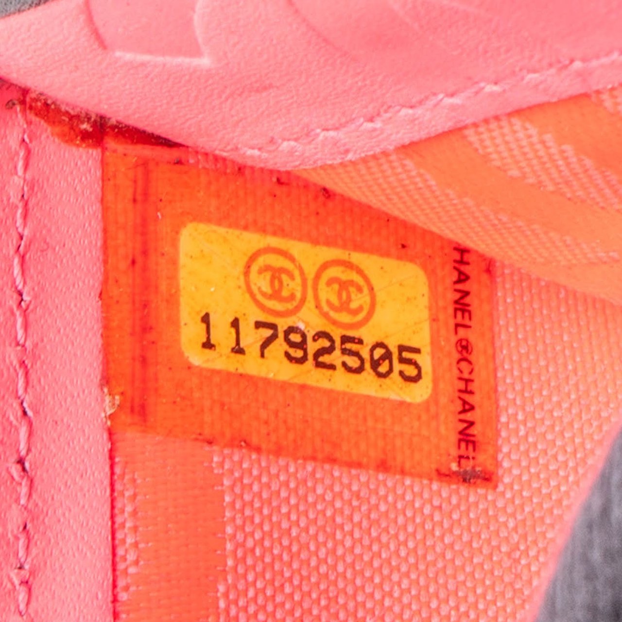 Chanel Chanel Quilted Lambskin Cambon Bifold Wallet Zwart