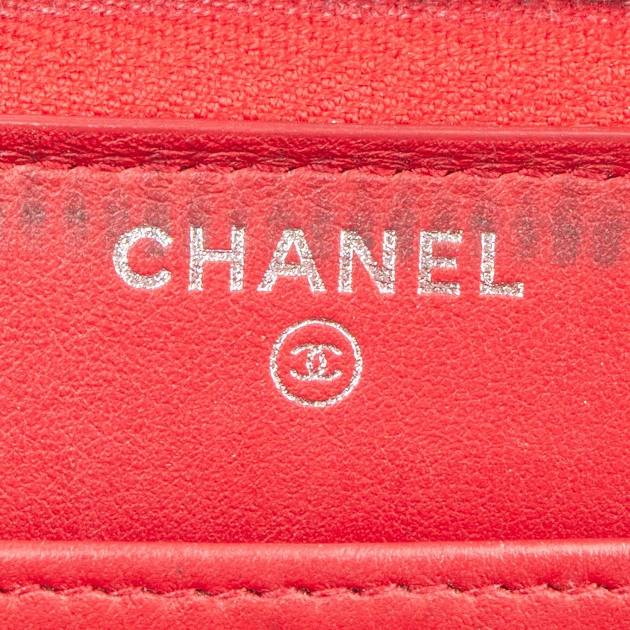 Chanel Chanel Quilted Caviar Leather CC Wallet Rood