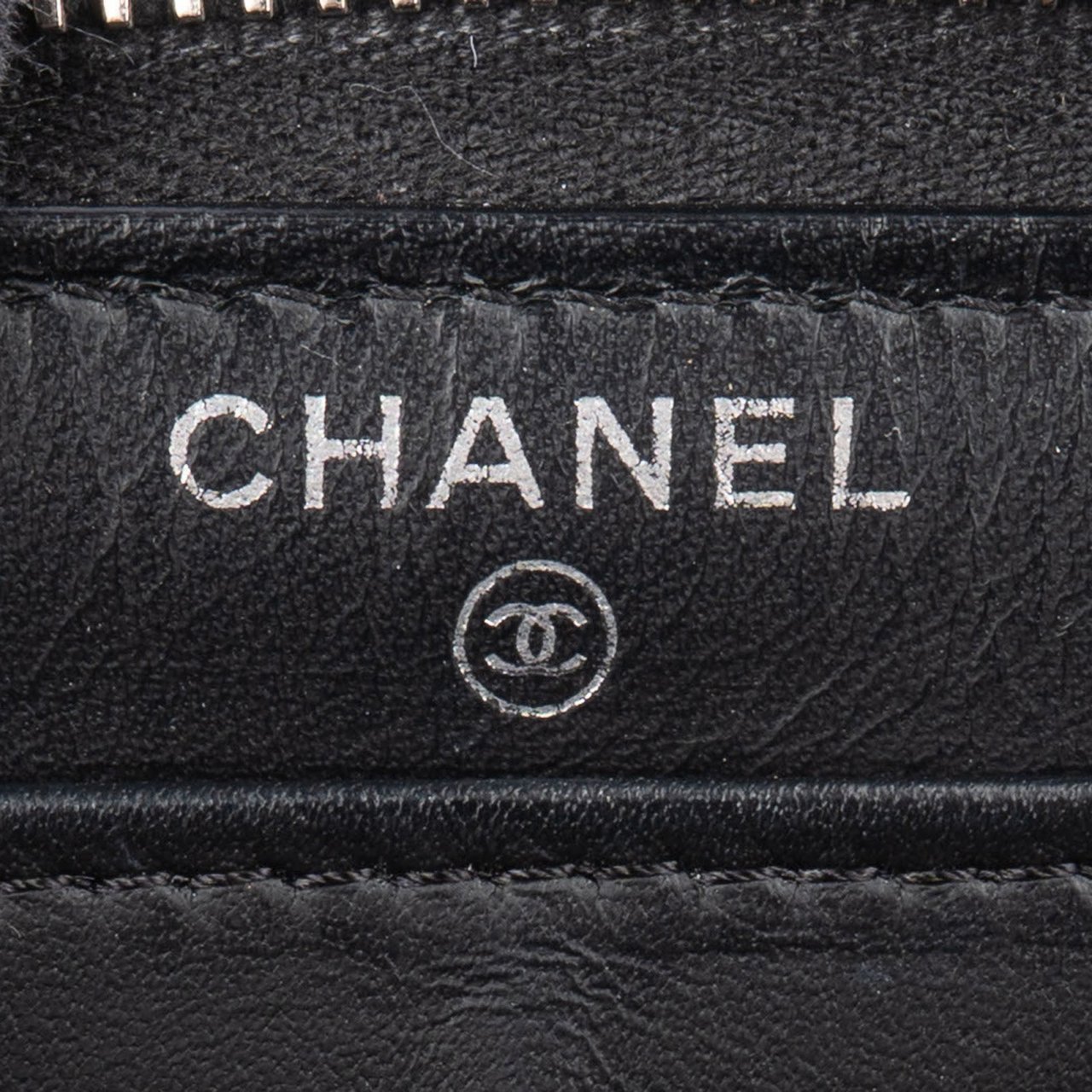 Chanel Chanel Quilted Glittered Caviar Leathe CC Wallet Zwart
