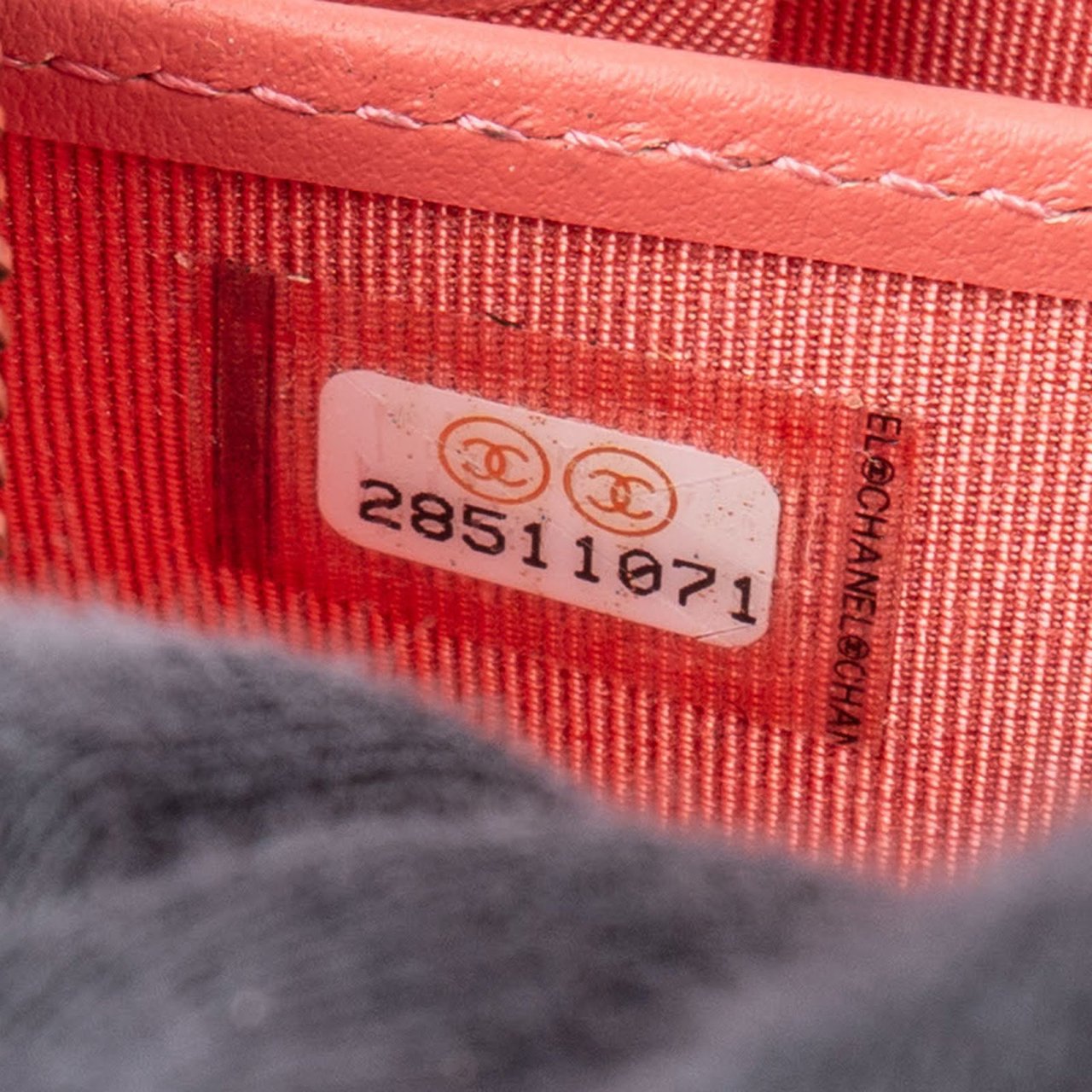 Chanel Chanel Quilted Caviar Leather Classic CC Wallet Rood