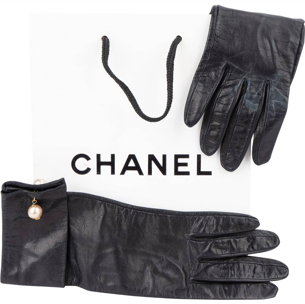 Chanel Chanel Black Leather Pearl Cuff Gloves Zwart