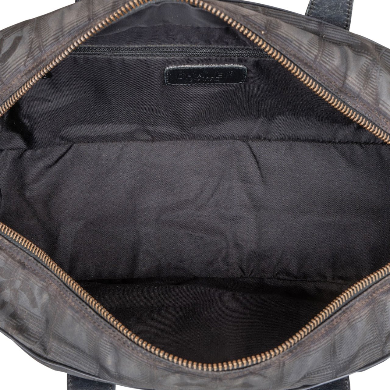 Chanel Chanel Monogram Travel Line Handbag Zwart