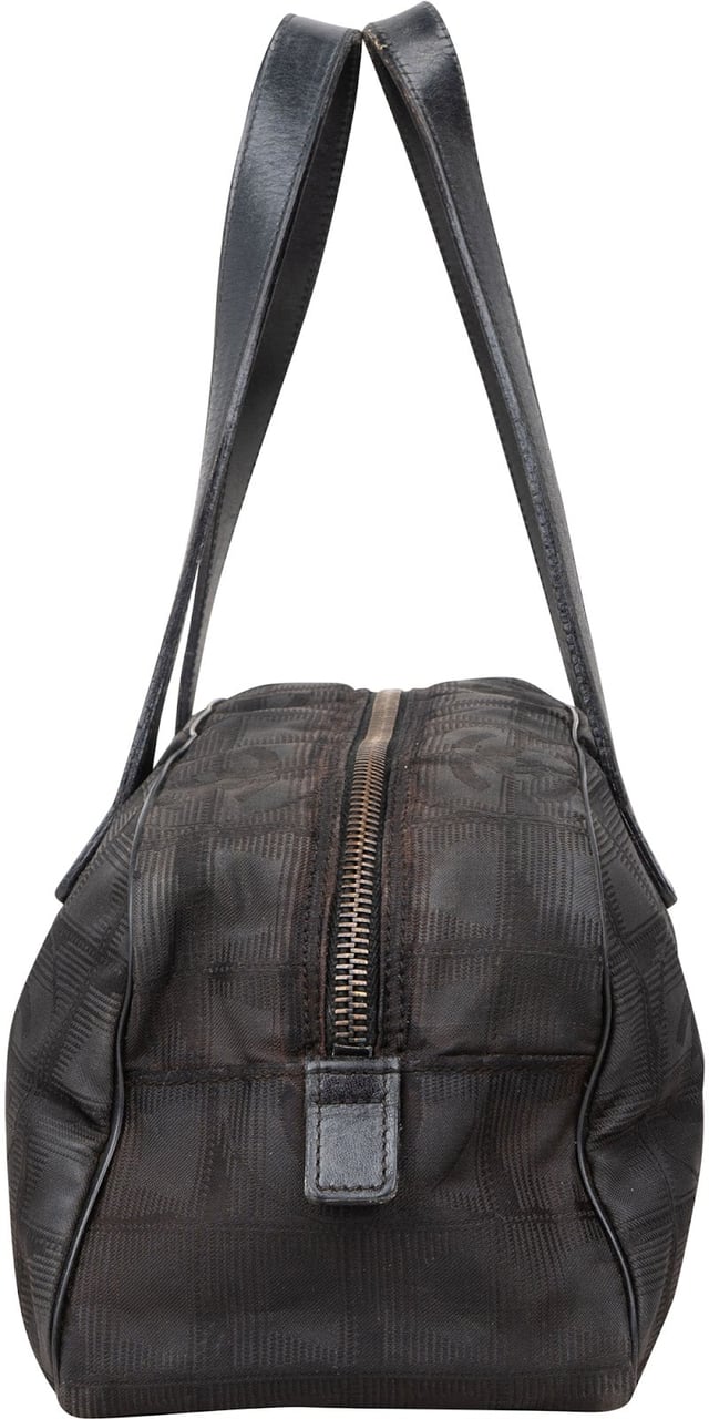 Chanel Chanel Monogram Travel Line Handbag Zwart