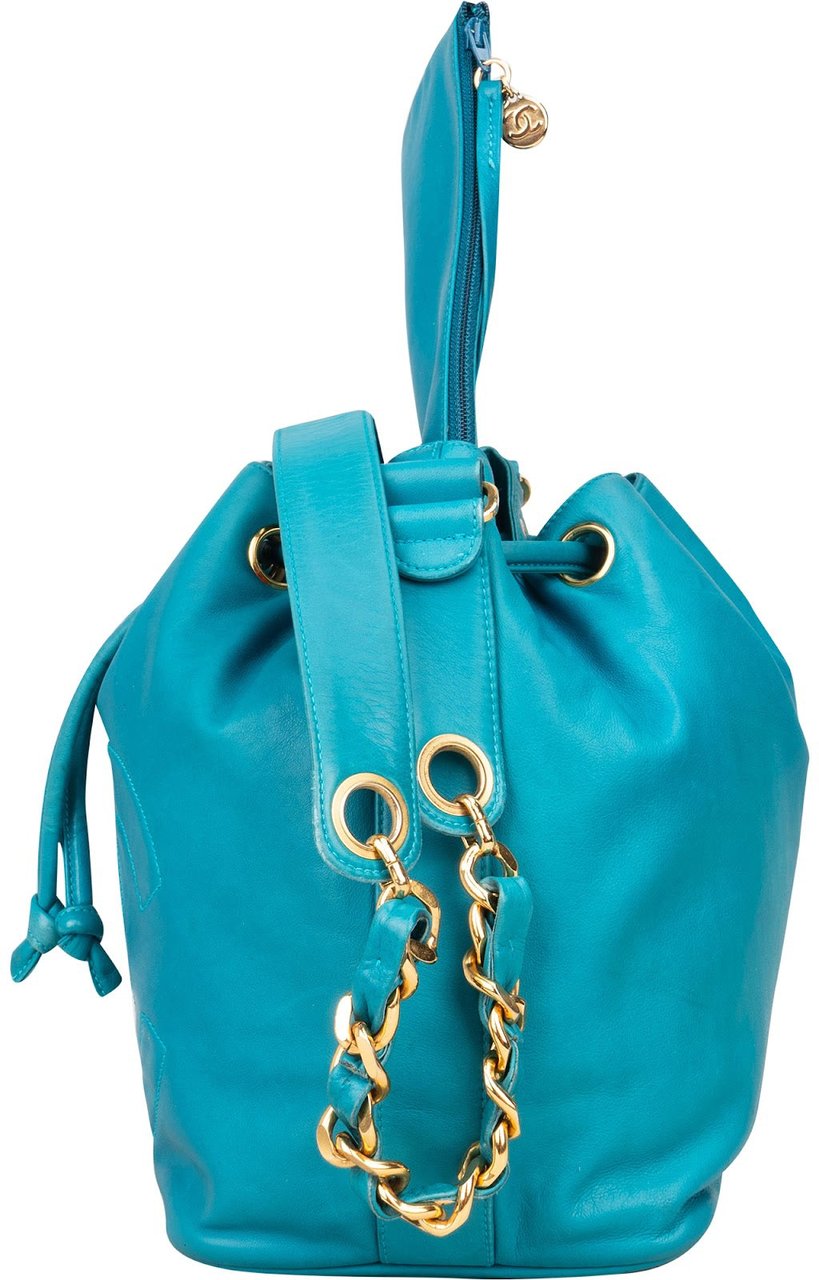 Chanel Chanel Lambskin Leather CC Drawstring Bucket Crossbody Bag Blauw