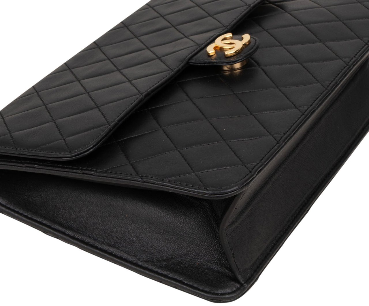 Chanel Chanel Quilted Lambskin CC Single Flap Shoulder Bag Zwart