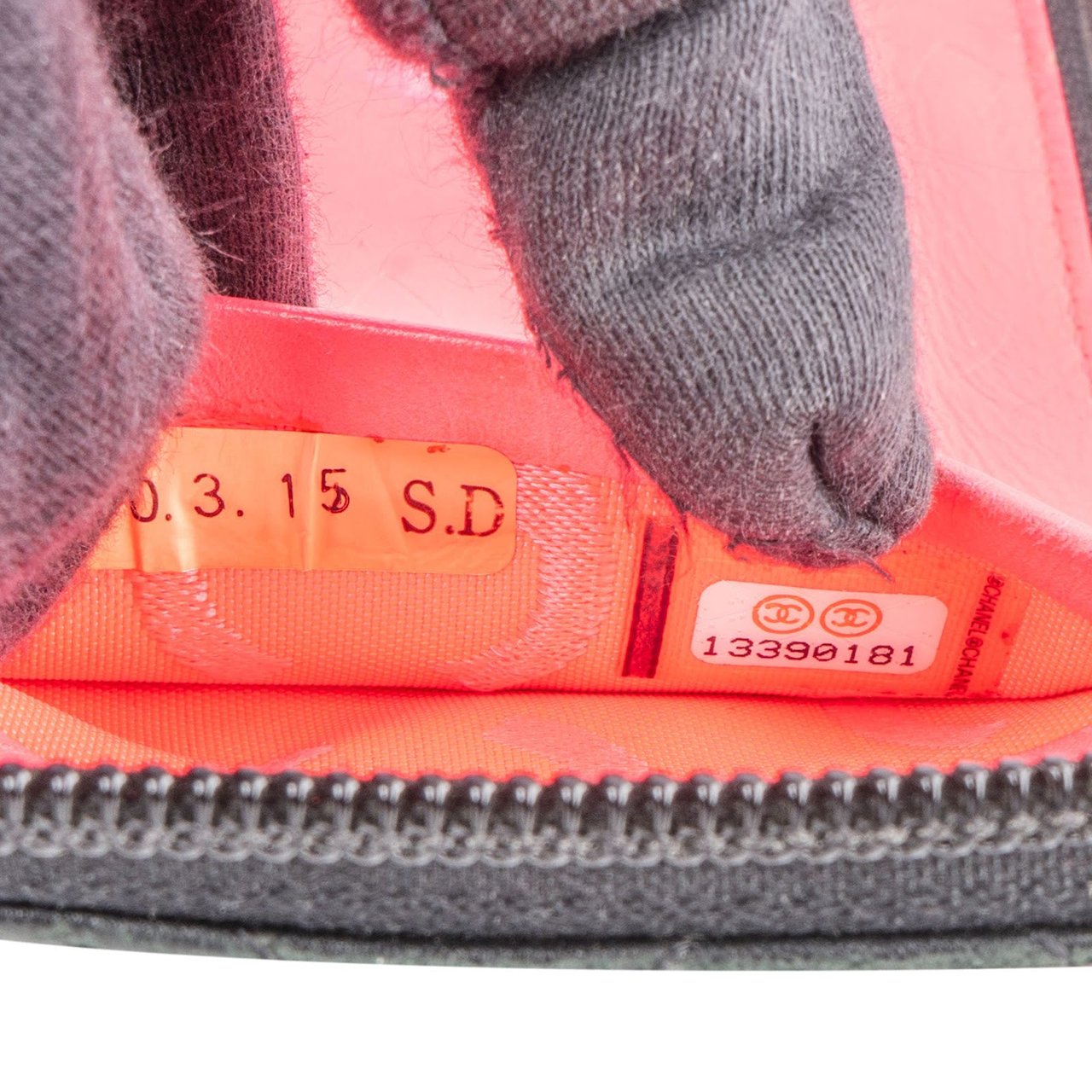 Chanel Chanel Quilted Lambskin Cambon Wallet Zwart