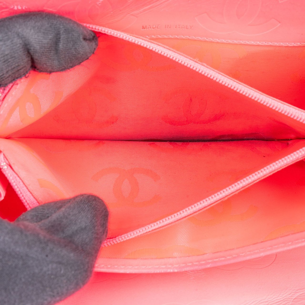 Chanel Chanel Quilted Lambskin Cambon Wallet Zwart