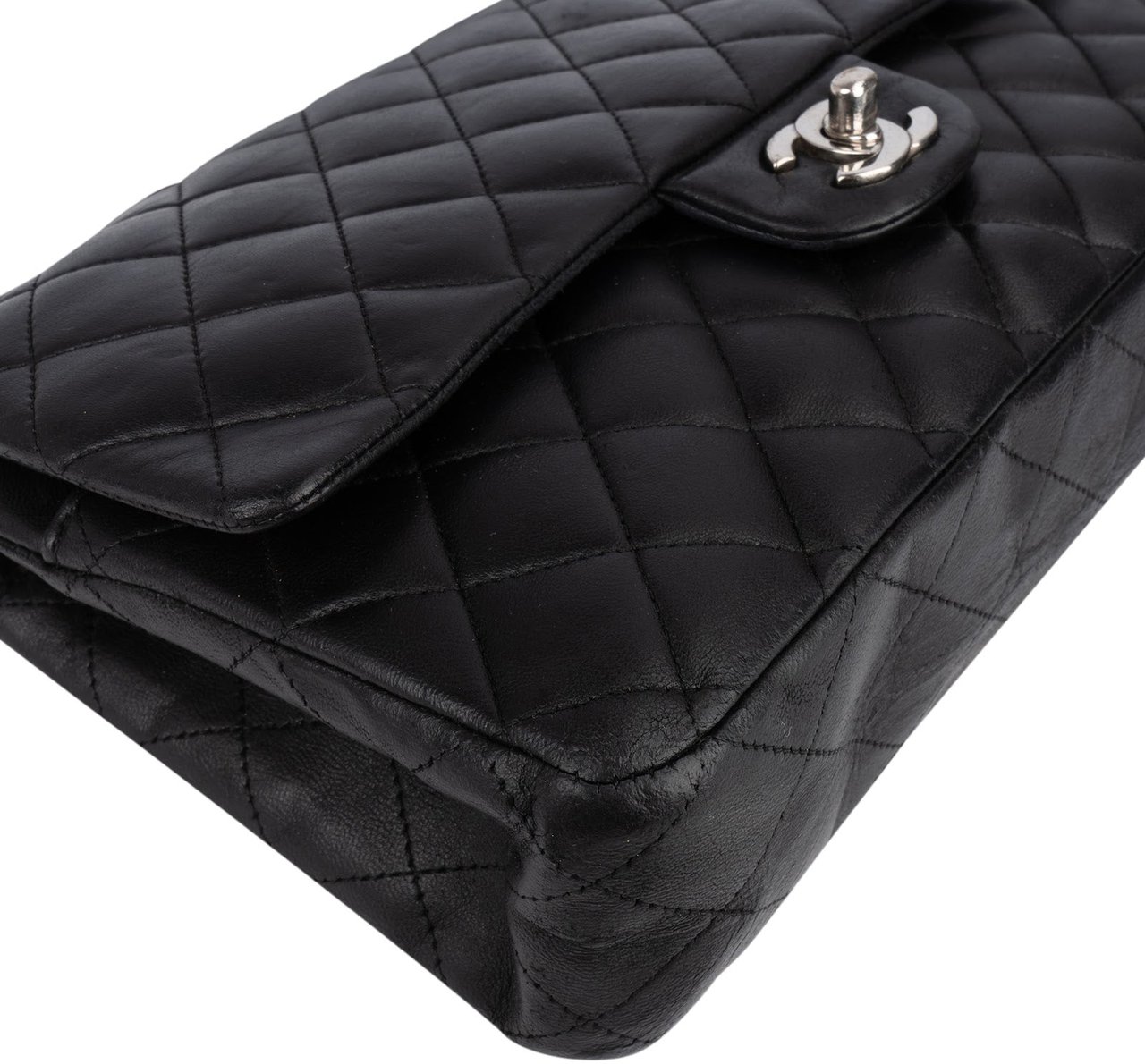Chanel Chanel Quilted Lambskin Medium Double Flap Crossbody Bag Zwart