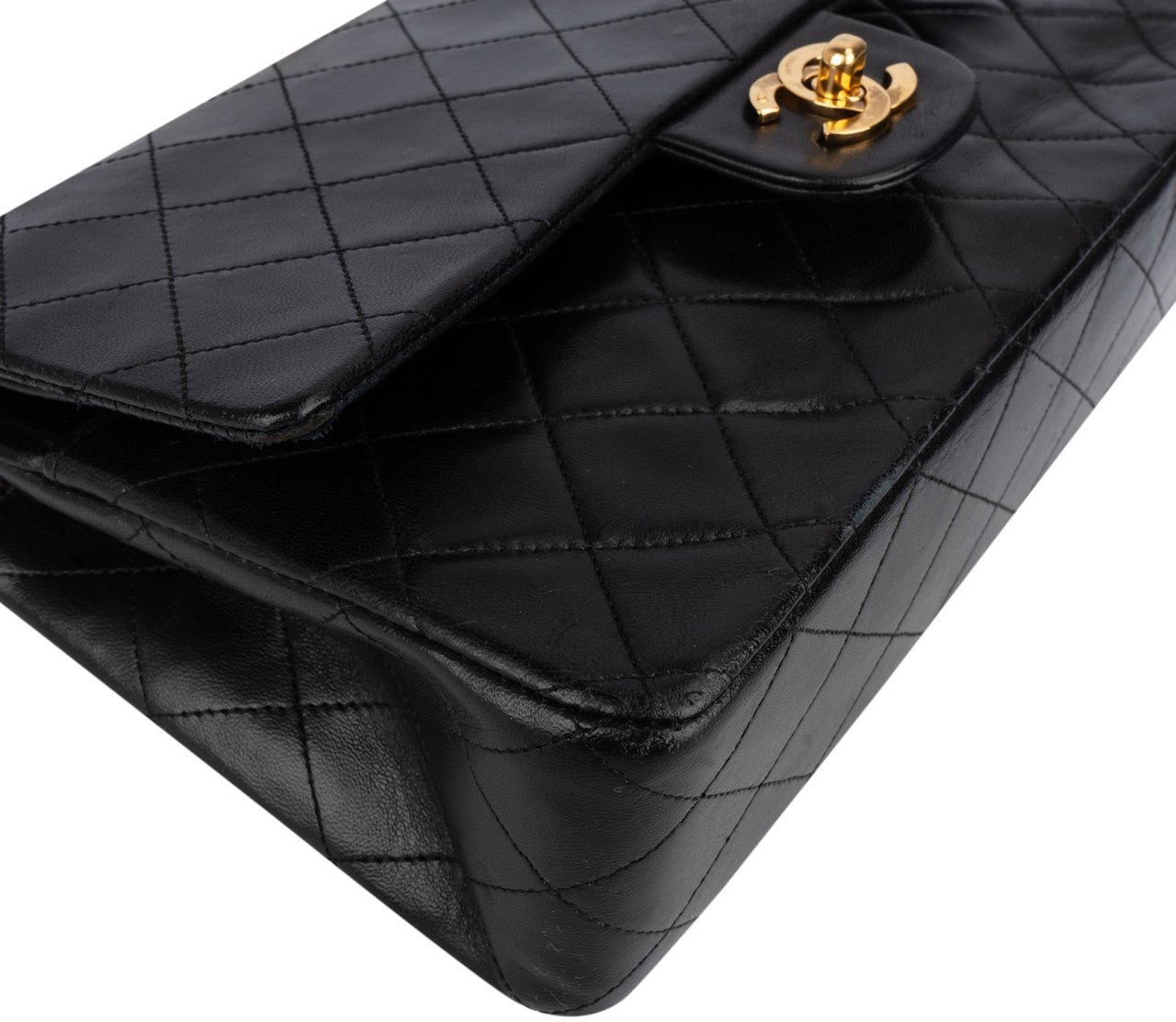 Chanel Chanel Quilted Lambskin 24K Gold Medium Double Flap Crossbody Bag Zwart