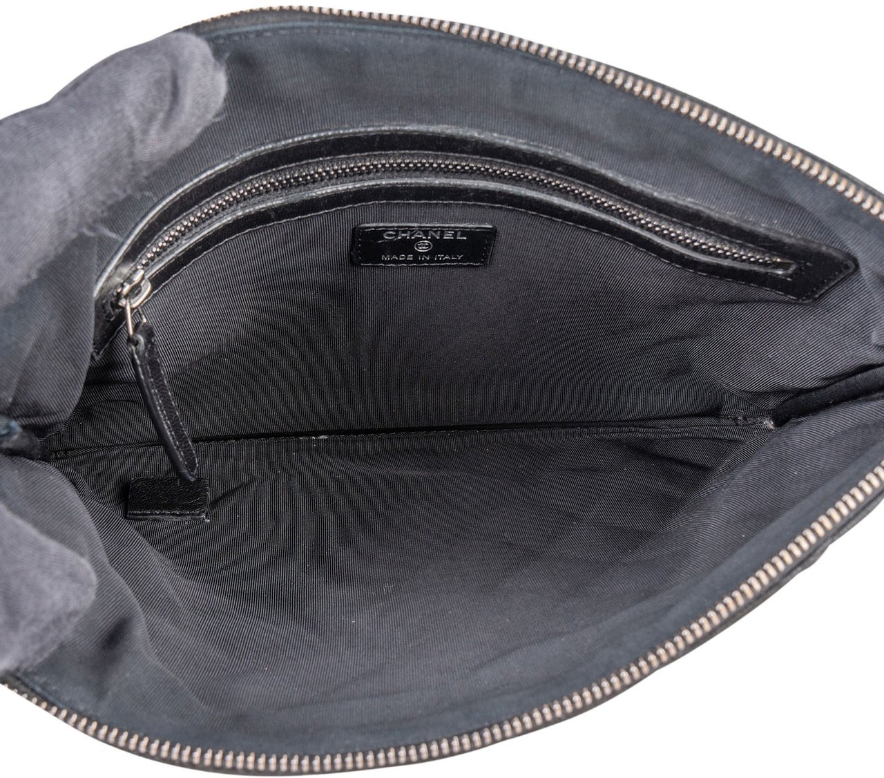 Chanel Chanel Quilted Lambskin CC Clutch Zwart