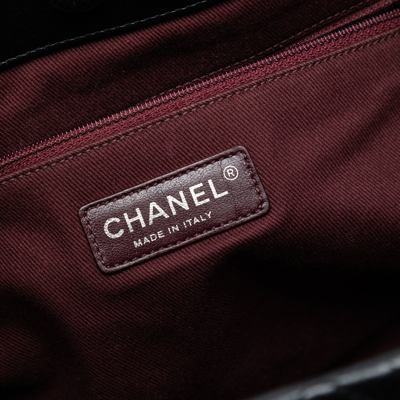 Chanel Large Quilted Glazed Calfskin Duo Color Tote Zwart