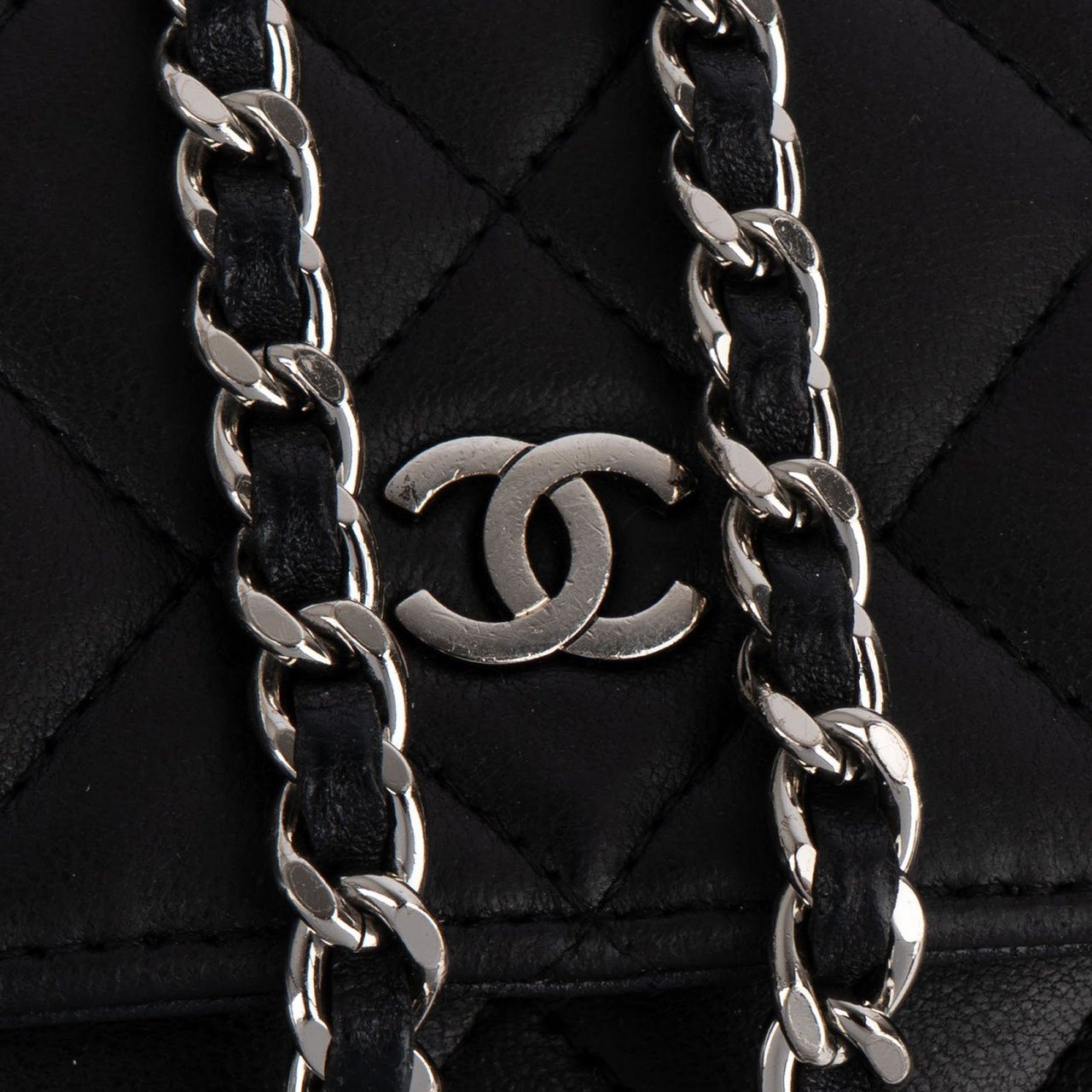 Chanel Chanel Quilted Lambskin Wallet On Chain Crossbody Bag Zwart