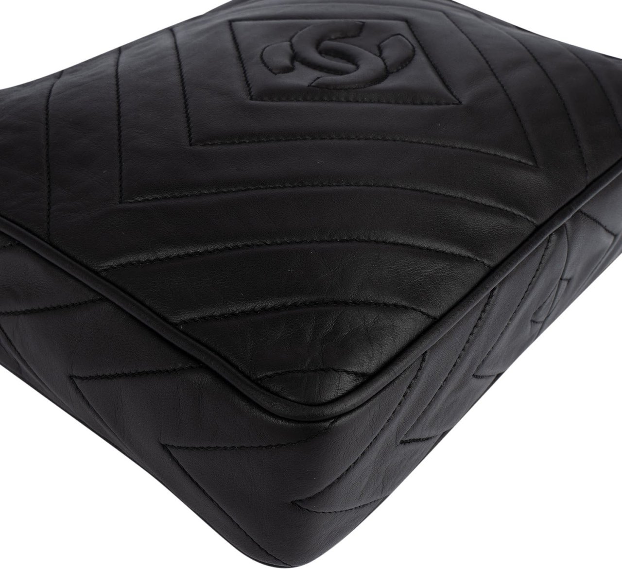 Chanel Chanel Quilted Lambskin Chevron Camera Crossbody Bag Zwart