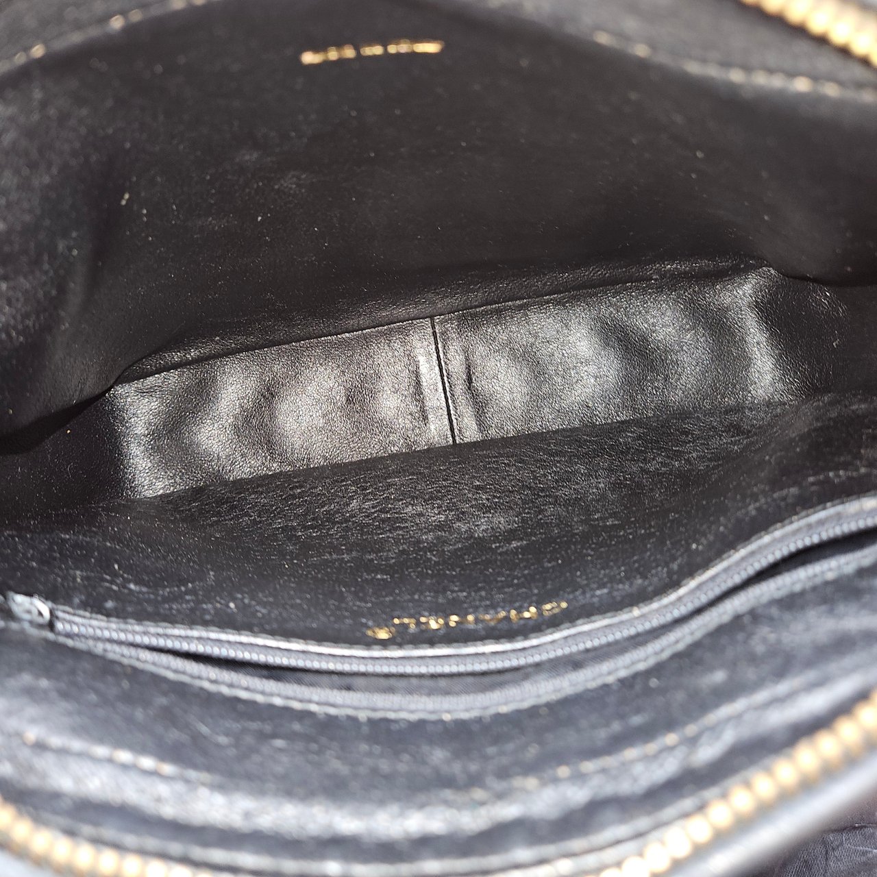 Chanel Chanel Quilted Lambskin Chevron Camera Crossbody Bag Zwart