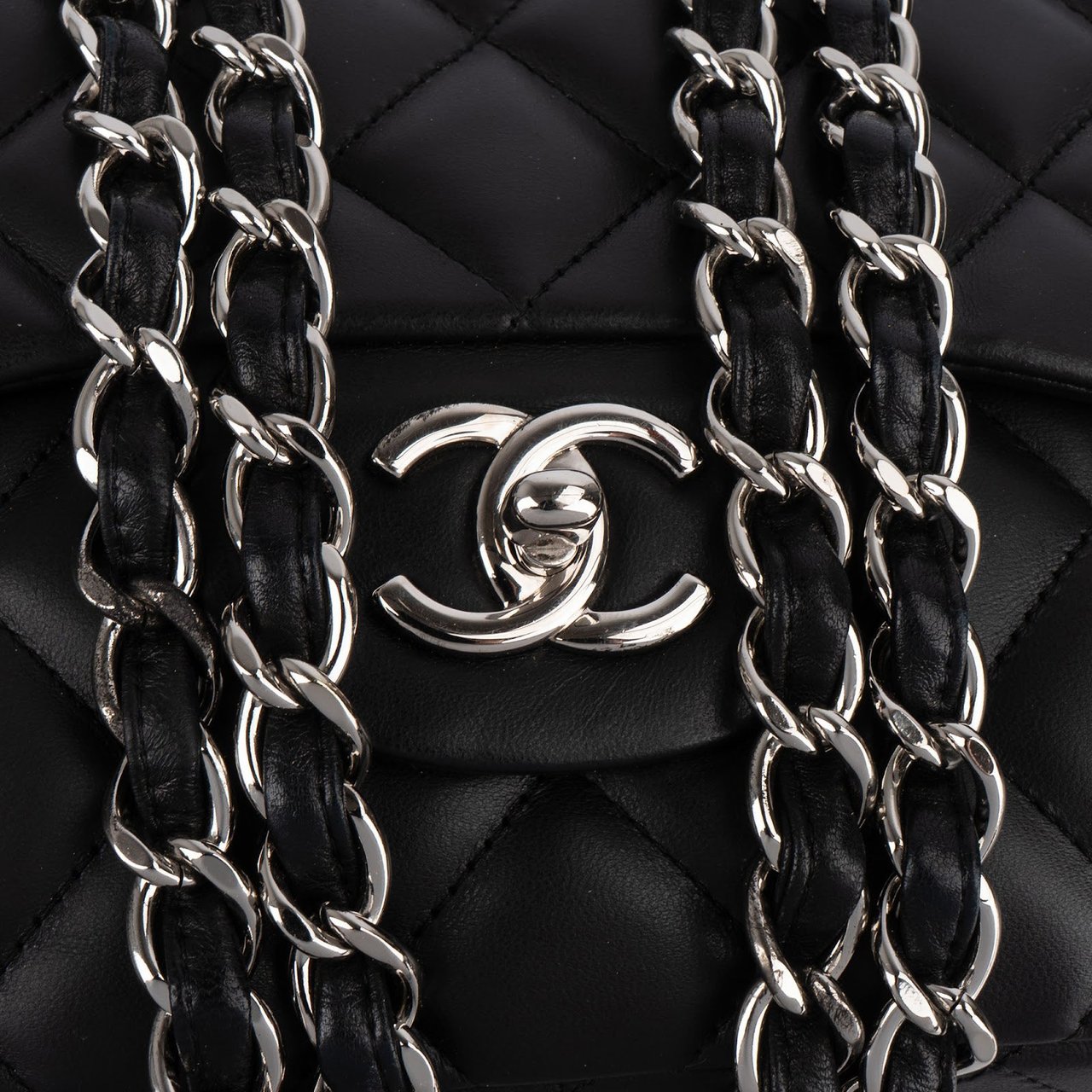 Chanel Chanel Quilted Lambskin Jumbo Single Flap Crossbody Bag Zwart