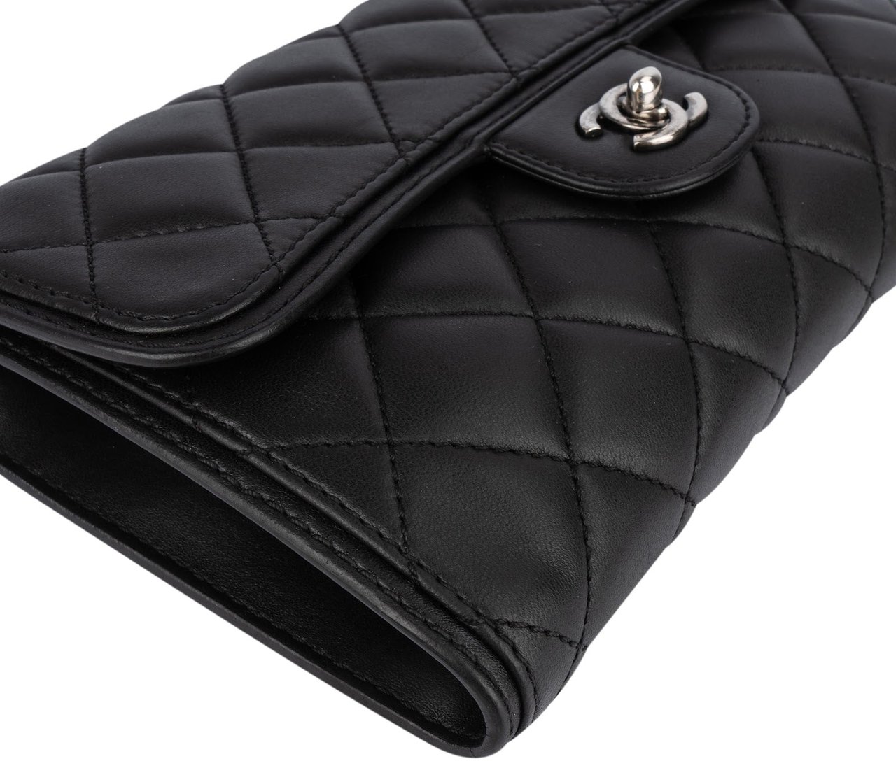 Chanel Chanel Quilted Lambskin Single Flap Crossbody Bag Zwart