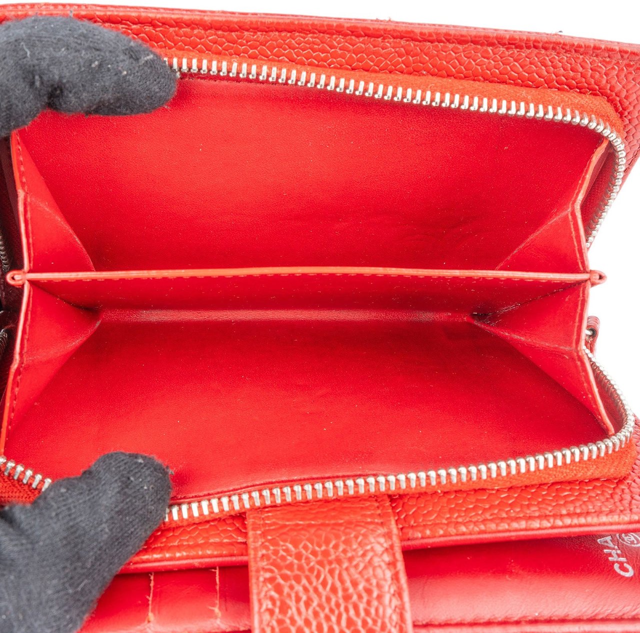 Chanel Chanel Caviar Quilted Timeless CC Bifold Wallet Rood