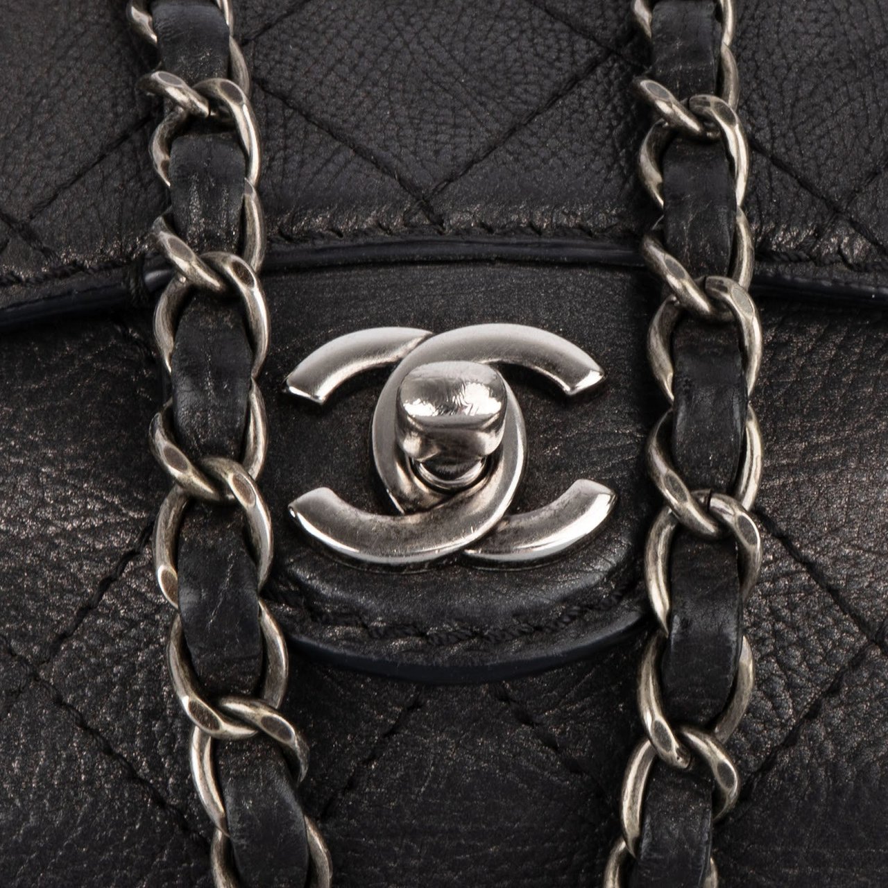 Chanel Chanel Quilted Leather Half Moon Single Flap Crossbody Bag Zwart