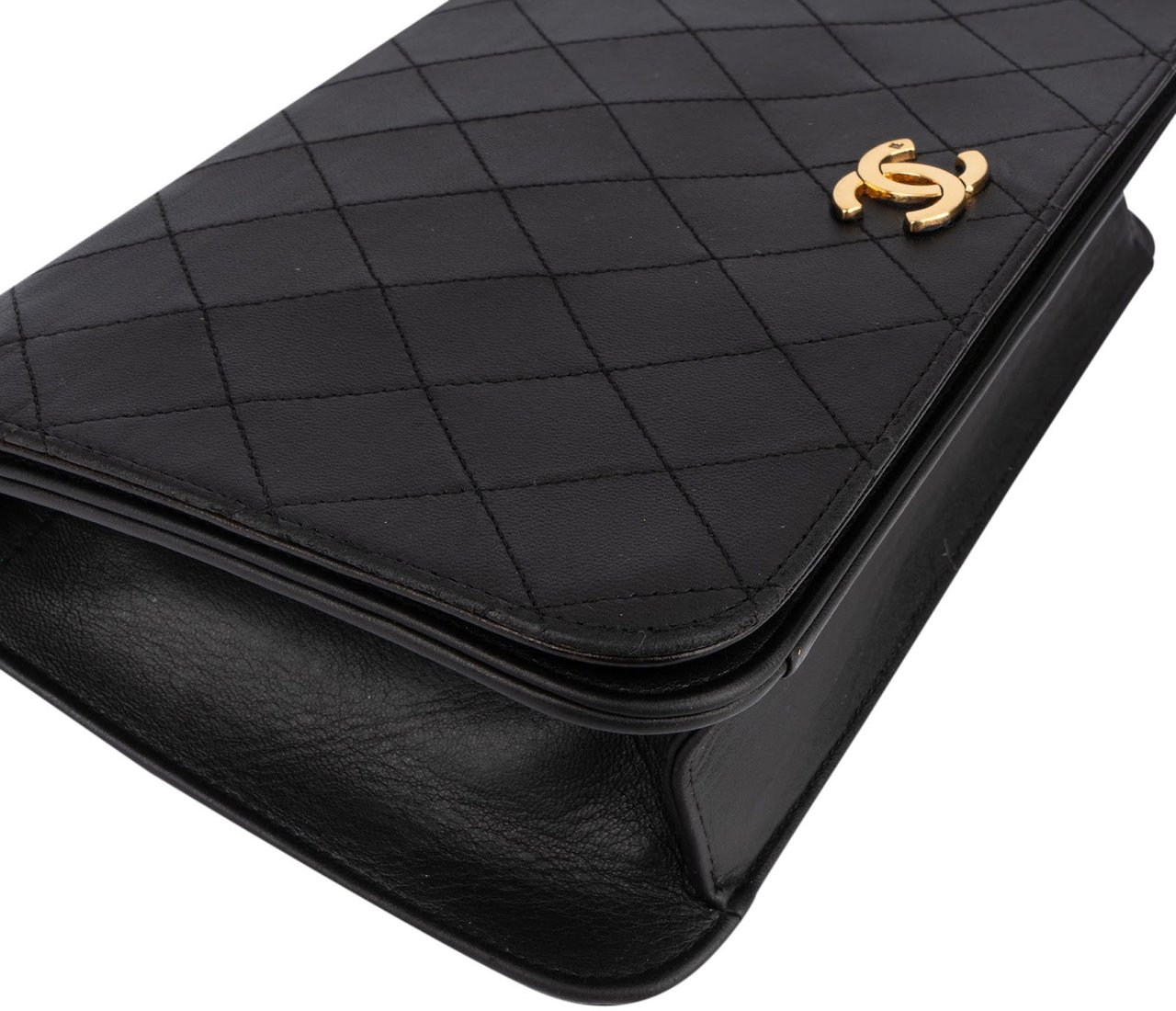 Chanel Chanel Quilted Lambskin 24K Gold Single Flap Crossbody Bag Zwart