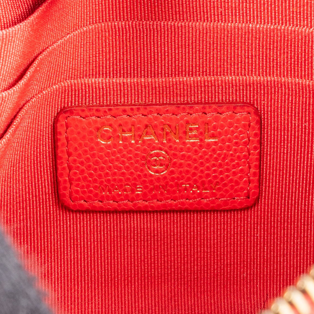 Chanel Quilted Caviar Leather CC Pouch Rood