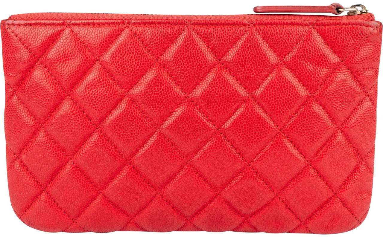 Chanel Quilted Caviar Leather CC Pouch Rood