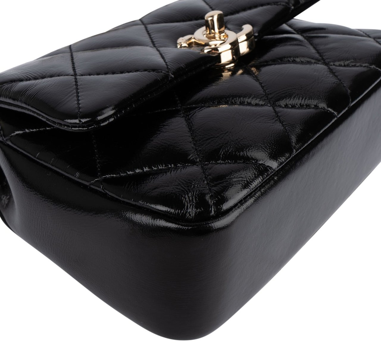 Chanel Quilted Patent Calfskin Coco Handle Single Flap Crossbody Bag Zwart