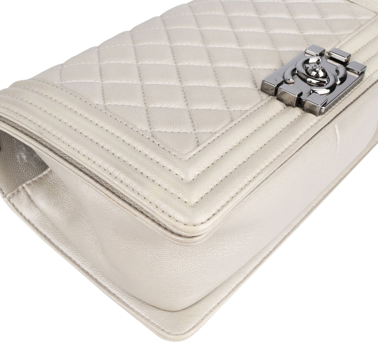 Chanel Chanel Quilted Calfskin Boy Single Flap Crossbody Bag Divers