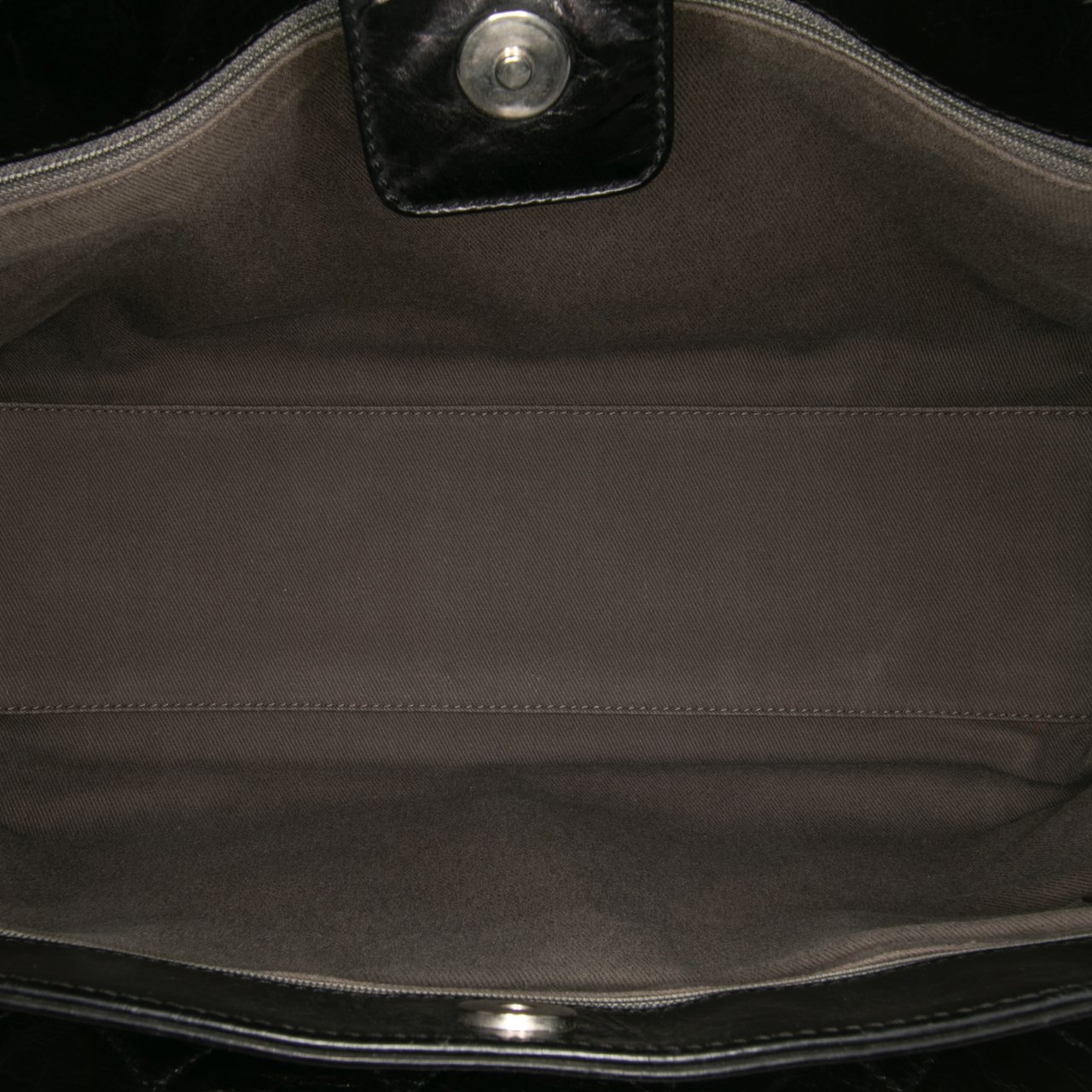Chanel Medium Quilted Glazed Calfskin Executive Tote Zwart