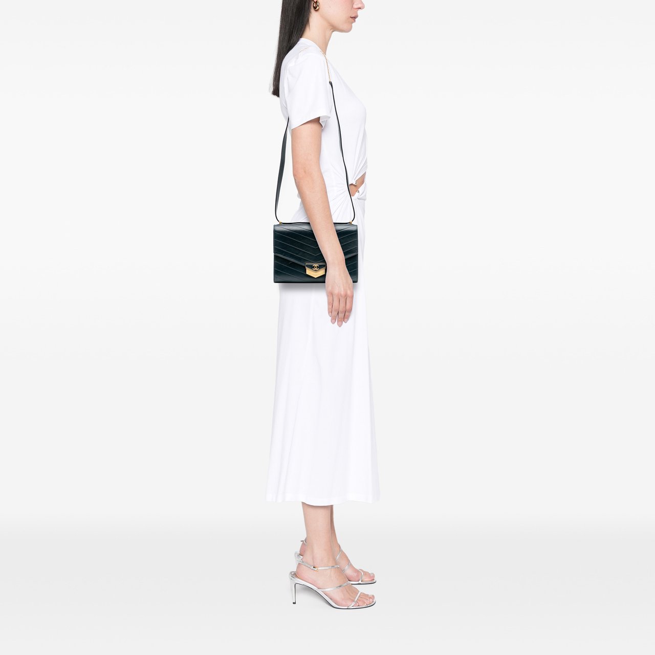 Chanel CC Chevron Calfskin Medal Flap Groen