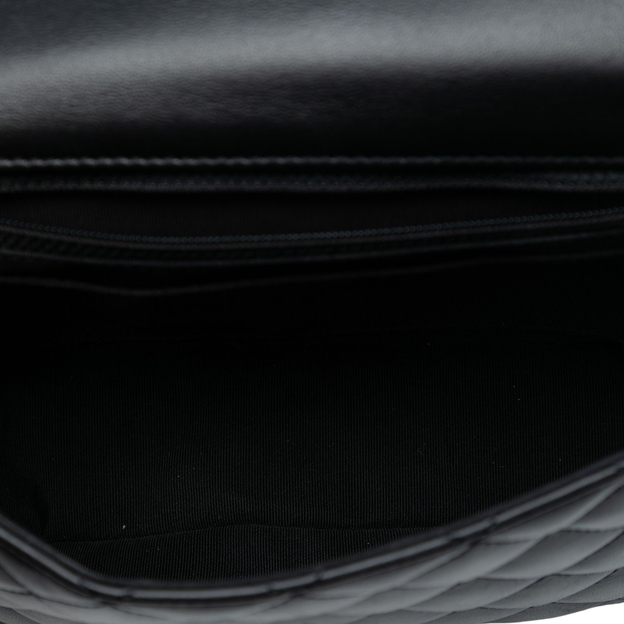 Chanel Quilted Calfskin Bolero de Chanel Flap Zwart