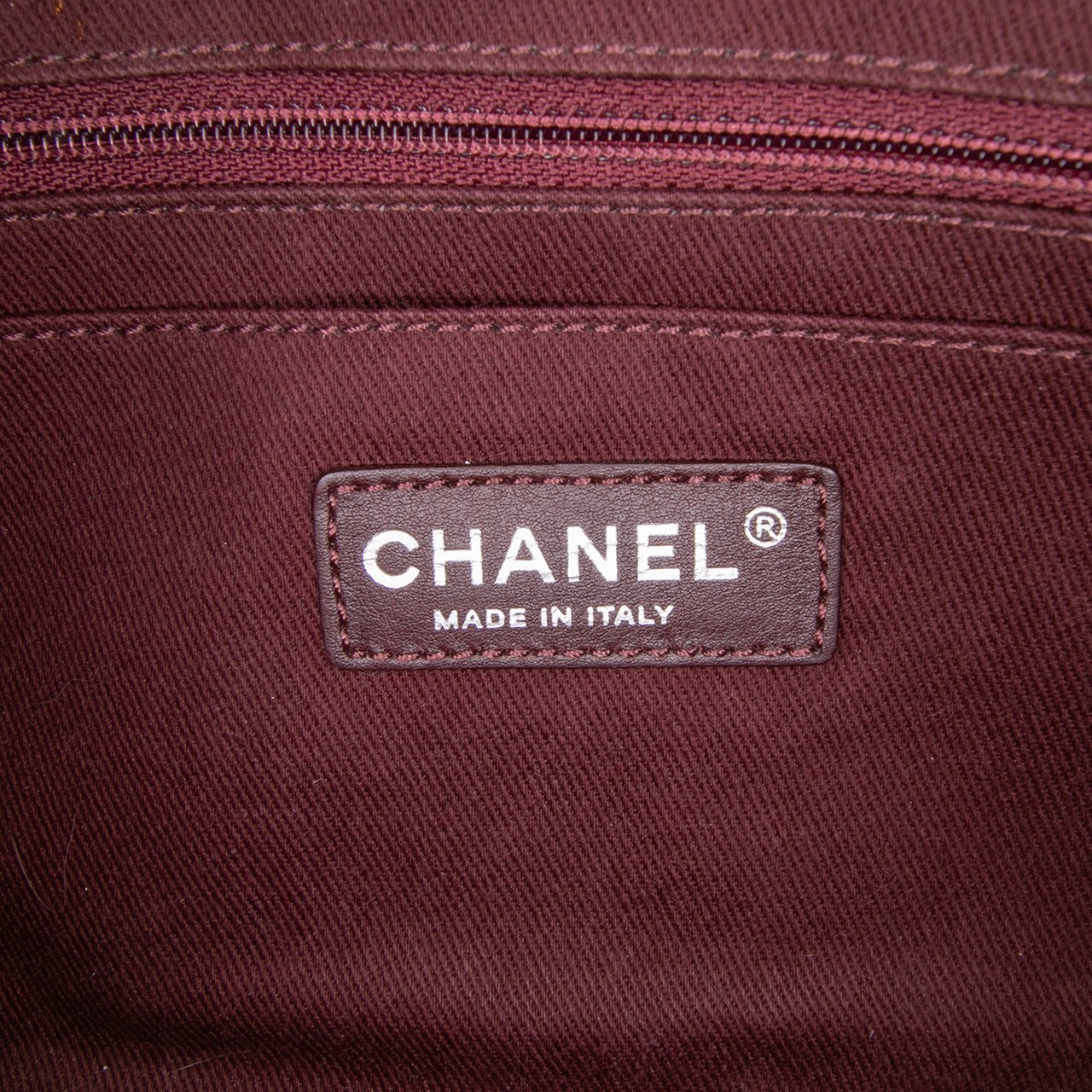 Chanel Quilted Glazed Calfskin Coco Pleats Chain Clutch Paars