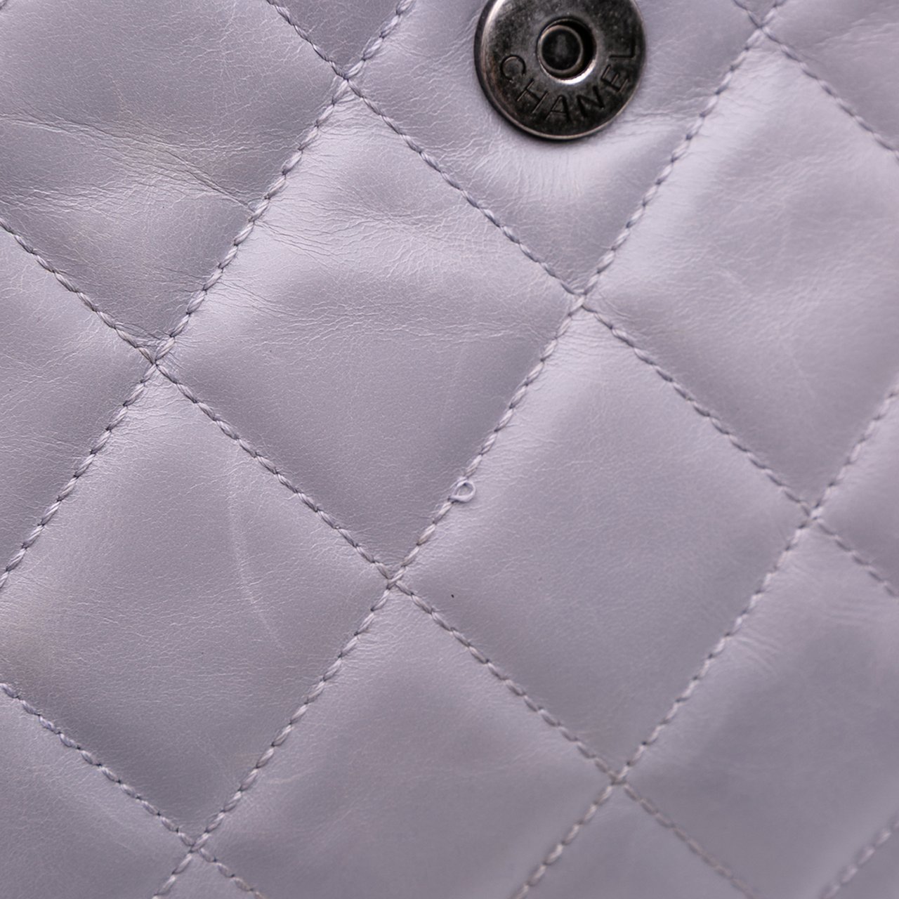 Chanel Quilted Glazed Calfskin Coco Pleats Chain Clutch Paars