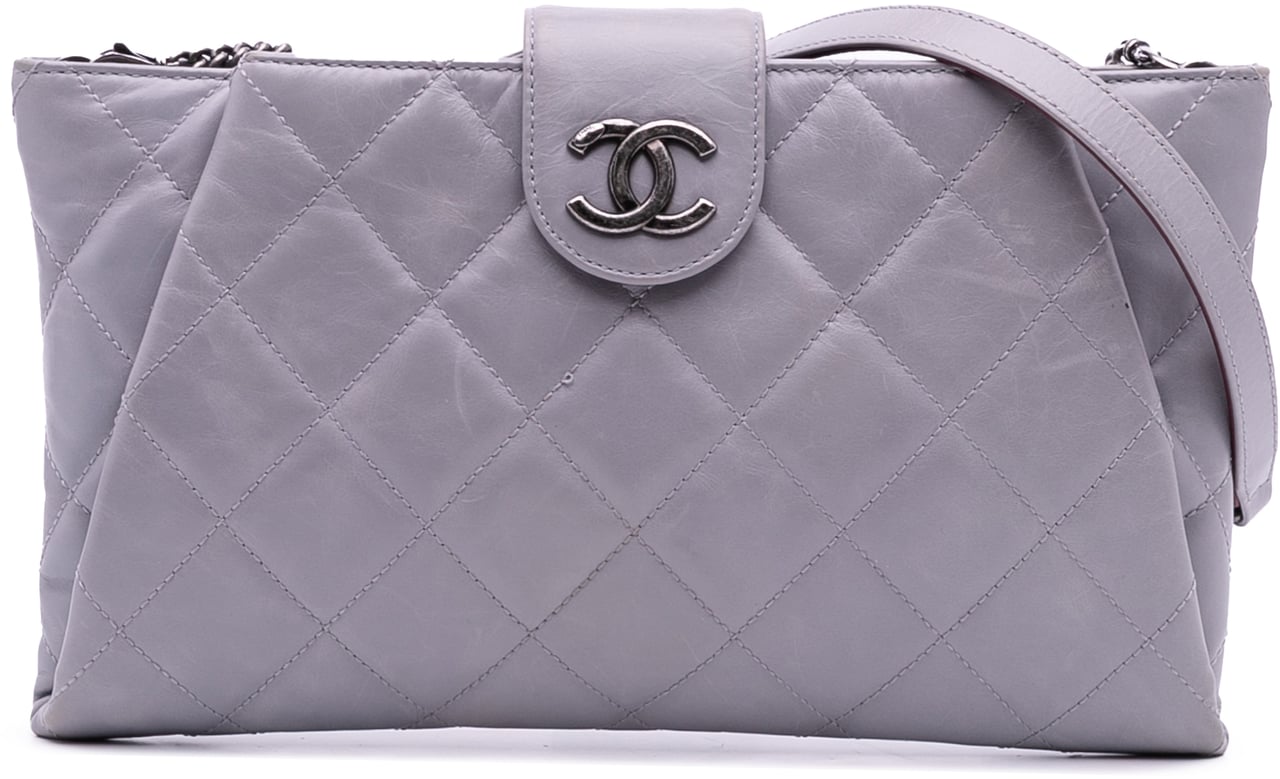 Chanel Quilted Glazed Calfskin Coco Pleats Chain Clutch Paars