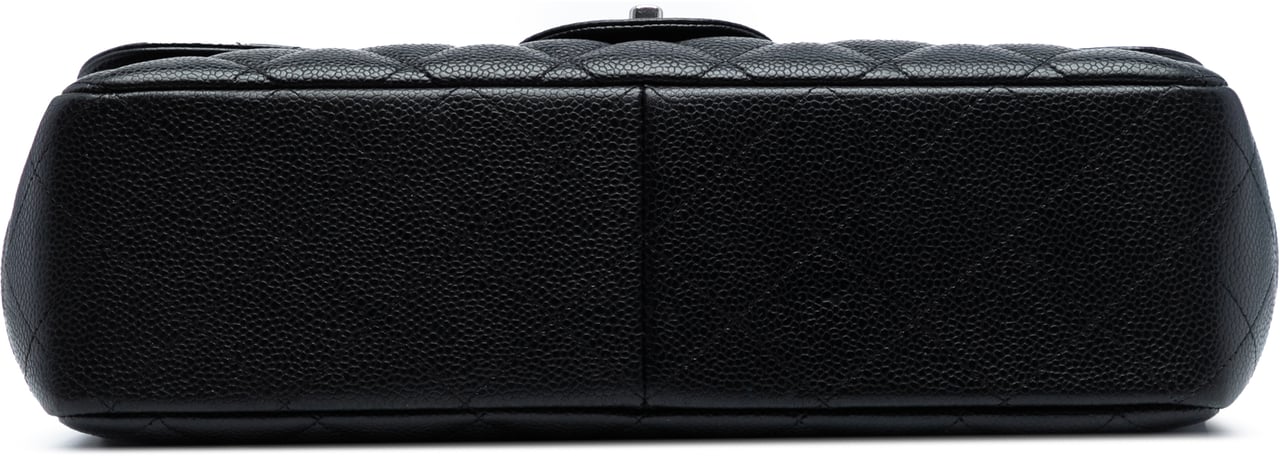 Chanel Jumbo Classic Caviar Single Flap Zwart
