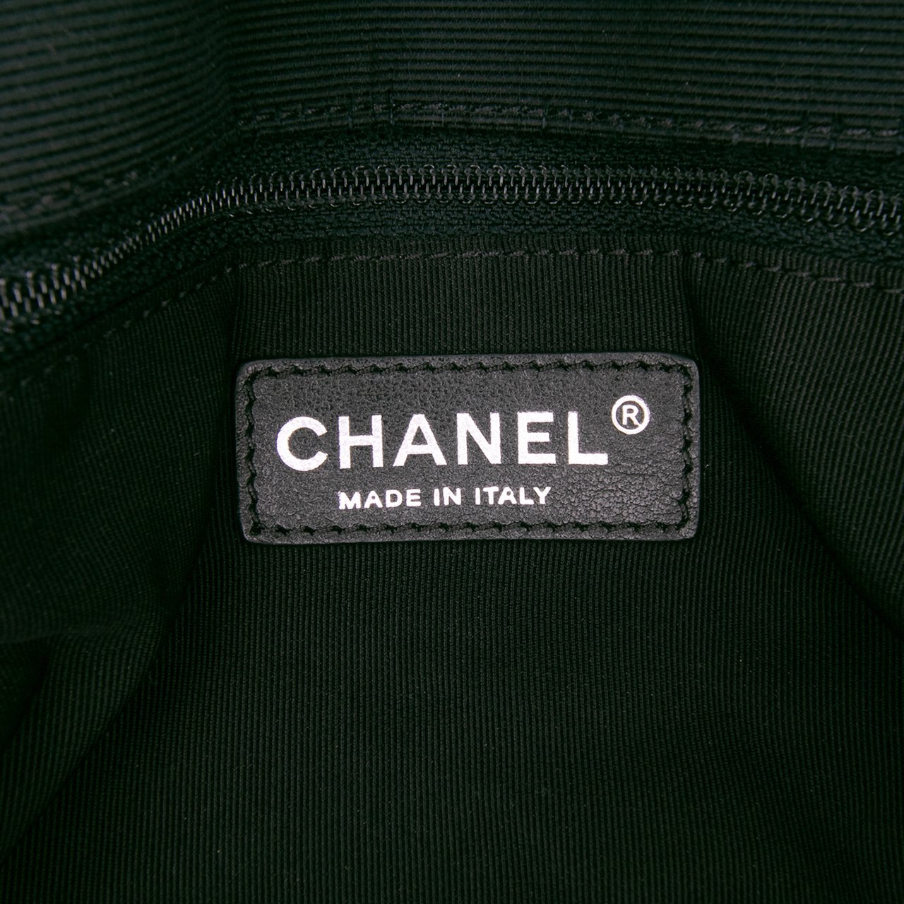 Chanel Medium Quilted Lambskin Grosgrain Two Tone Flap Rood