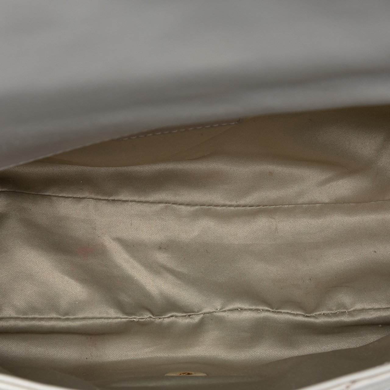 Chanel Jumbo Chevron Calfskin Surpique Flap Wit