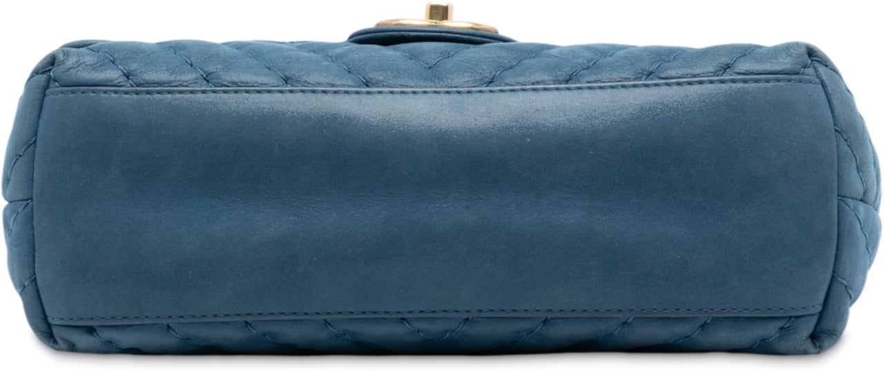 Chanel Medium Chevron Iridescent Calfskin Surpique Flap Blauw